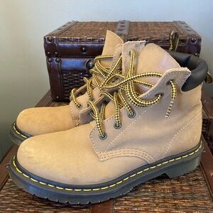 Dr Martens 939
Waxy Suede Ankle Boots